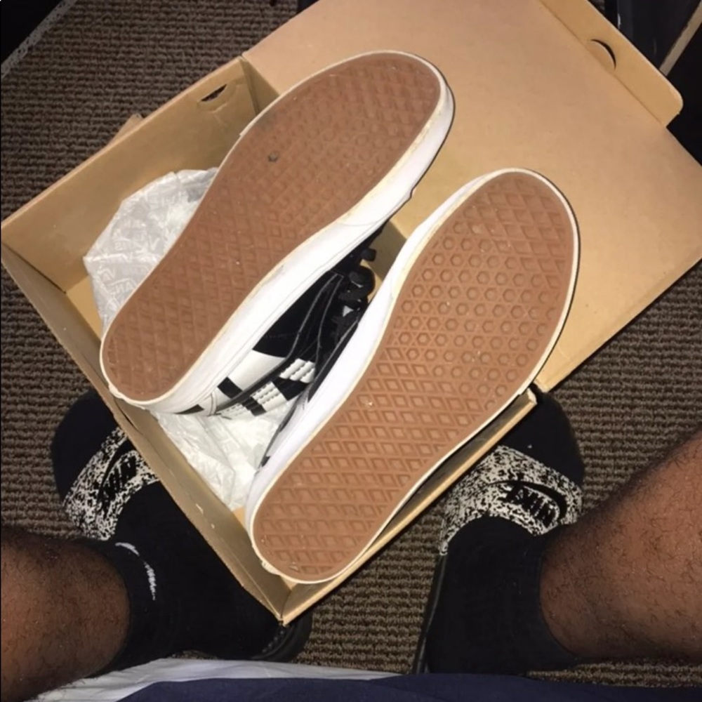 Vans - Picture 4 of 4